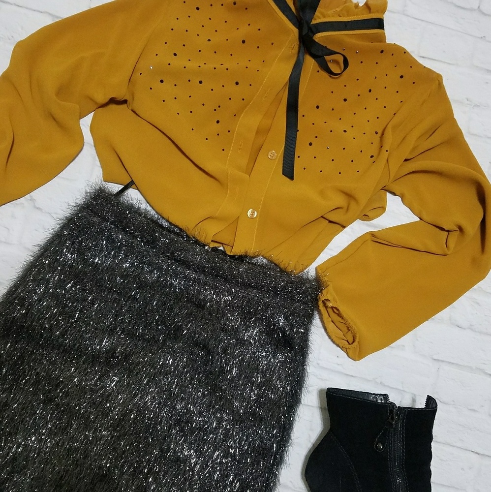 Fun & festive French connection skirt